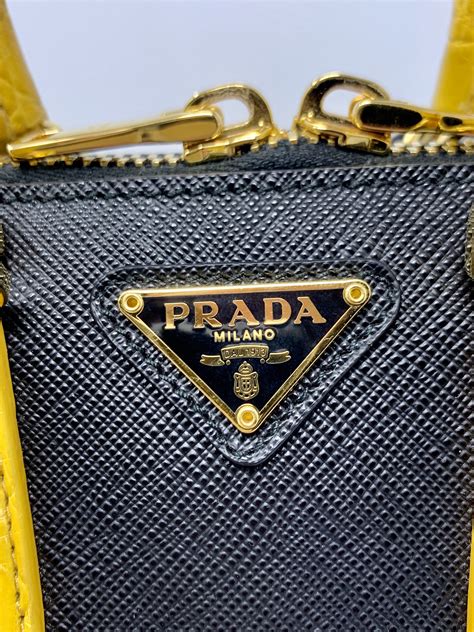 borsa meno costosa prada